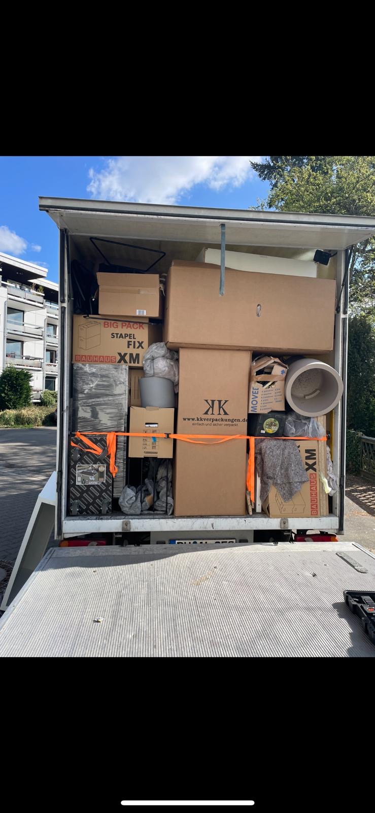 Sorgfältig geschützte Möbel im Treppenhaus